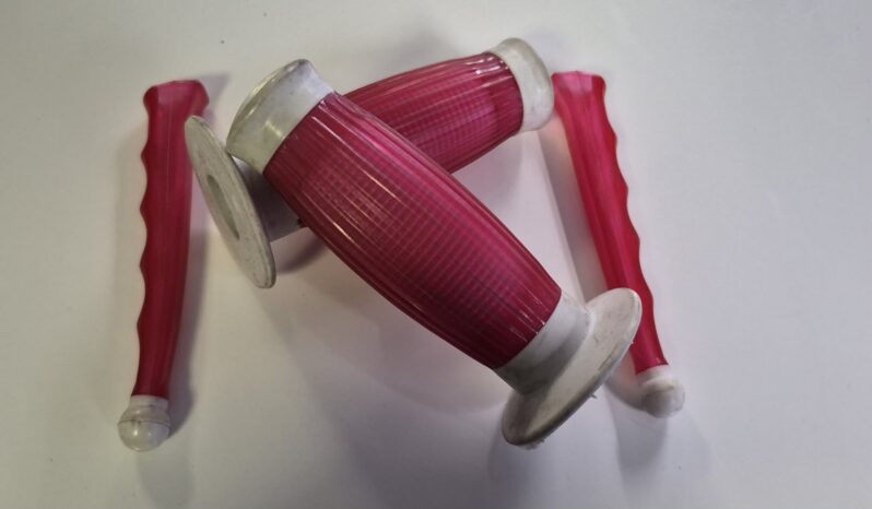 Gran Turismo red and white grips