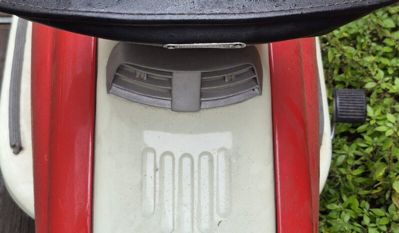 
								Lambretta TV 175 series 2 full									