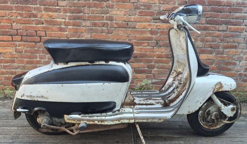 
								Lambretta Li 125 series 3 full									